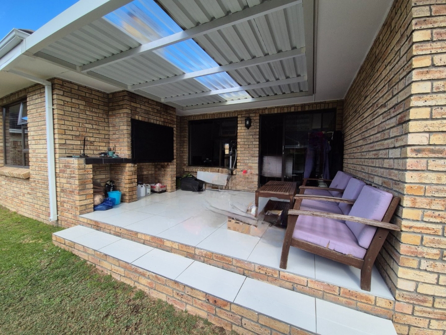 3 Bedroom Property for Sale in Weybridge Park Eastern Cape